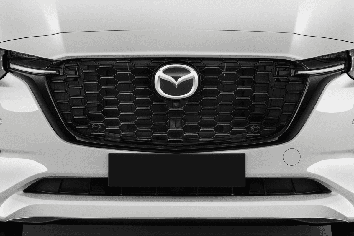 Kühlergrill eines Mazda CX-60 Plug-in Hybrid  (KI-generiert)
