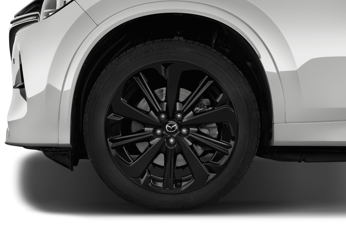 Radkappe oder Felge eines Mazda CX-60 Plug-in Hybrid  (KI-generiert)
