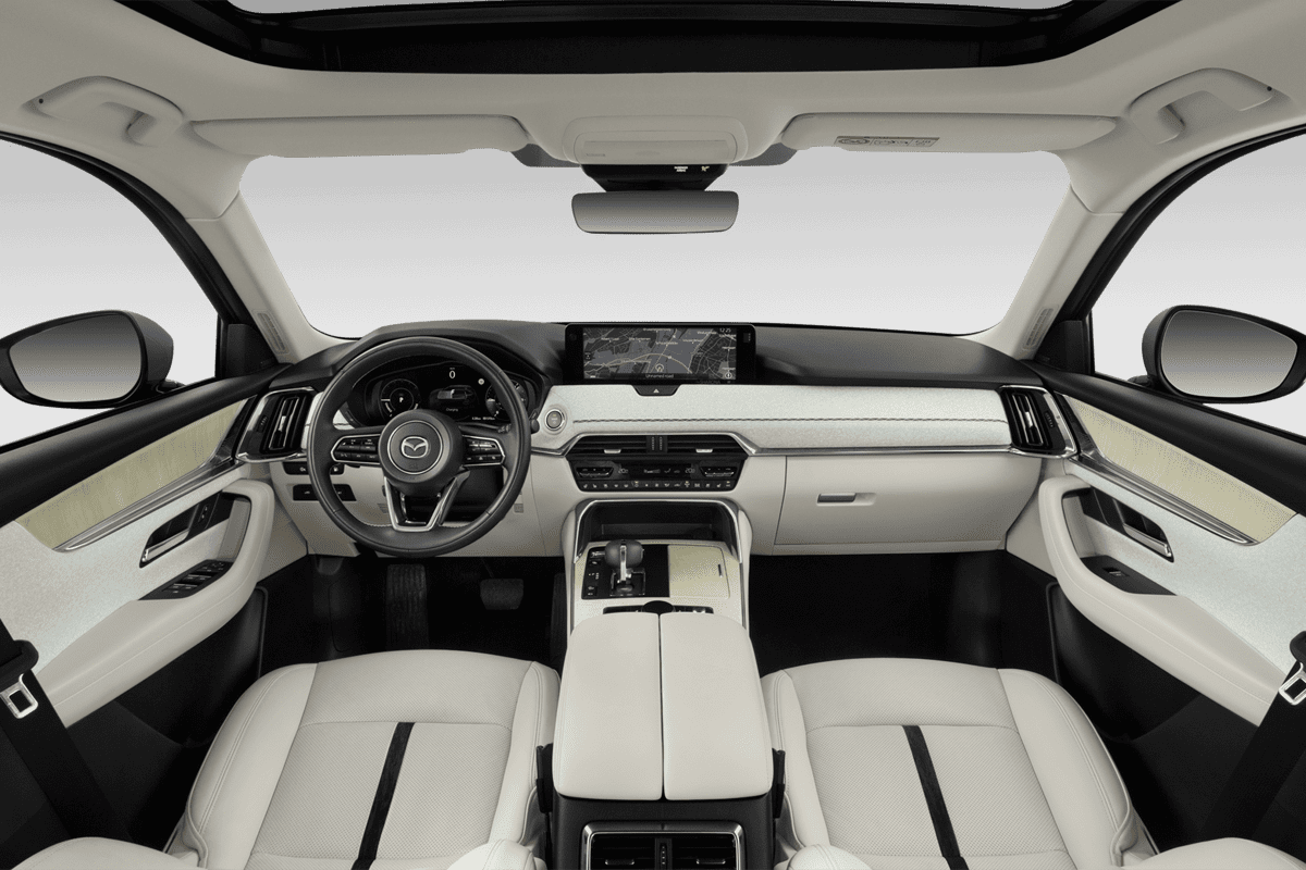 Armaturenbrett eines Mazda CX-80 Plug-in-Hybrid 