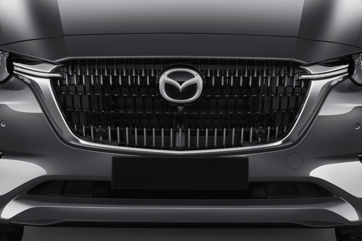 Kühlergrill eines Mazda CX-80 Plug-in-Hybrid 