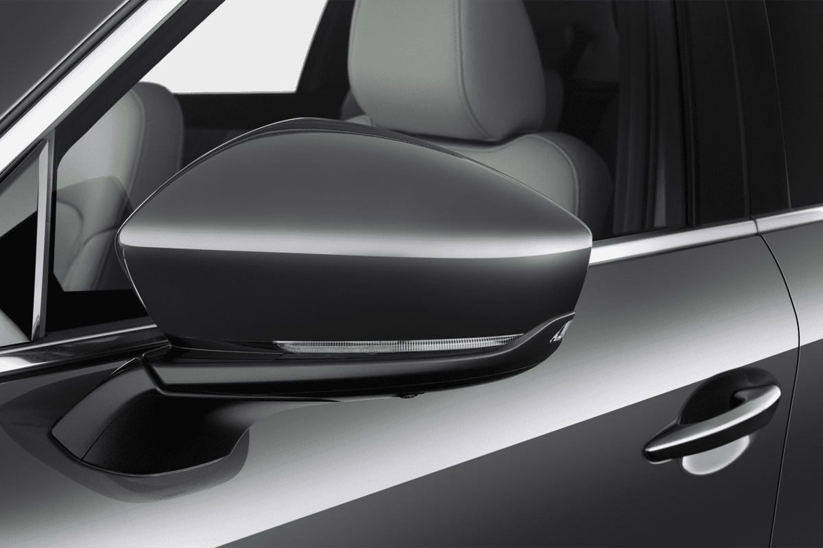 Rückspiegel eines Mazda CX-80 Plug-in-Hybrid 