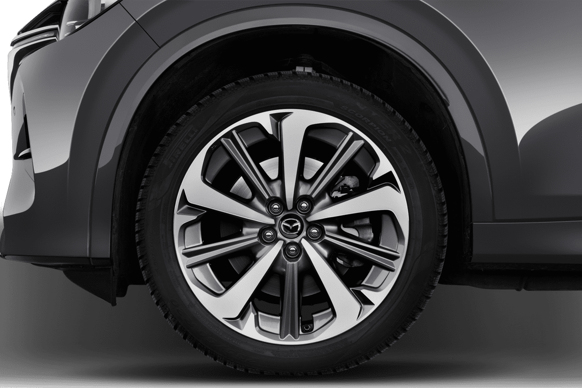 Radkappe oder Felge eines Mazda CX-80 Plug-in-Hybrid 