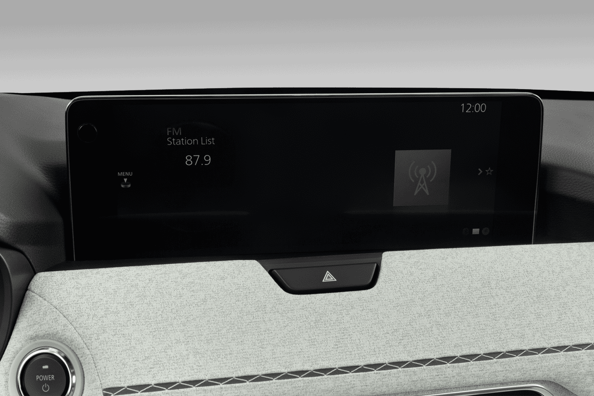 Audiosystem eines Mazda CX-80  (KI-generiert)