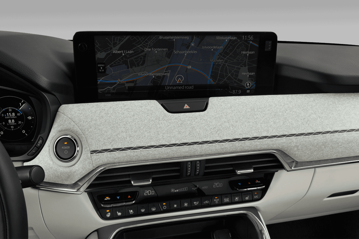Mittelkonsole eines Mazda CX-80  (KI-generiert)