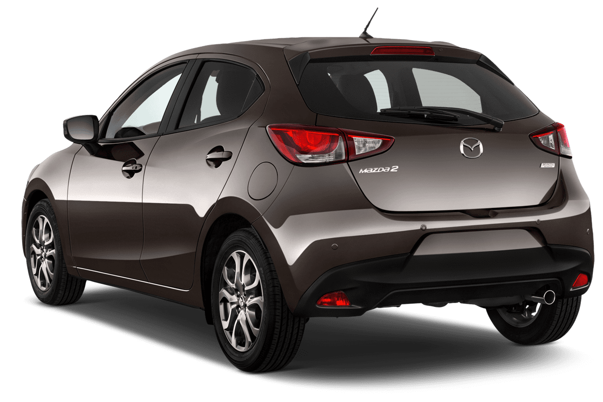 Schräge Heckansicht eines Mazda 2 Homura, freigestellt