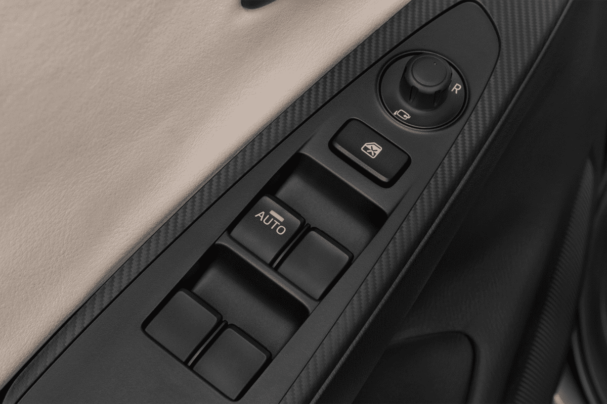 Türsteuerung eines Mazda 2 Homura