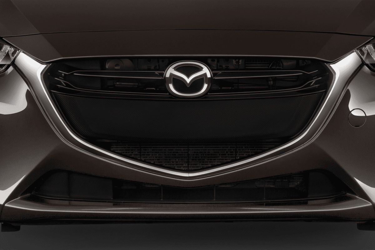 Kühlergrill eines Mazda 2 Homura