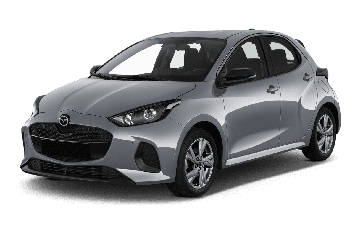 Schräge Frontansicht eines Mazda 2 Hybrid, freigestellt