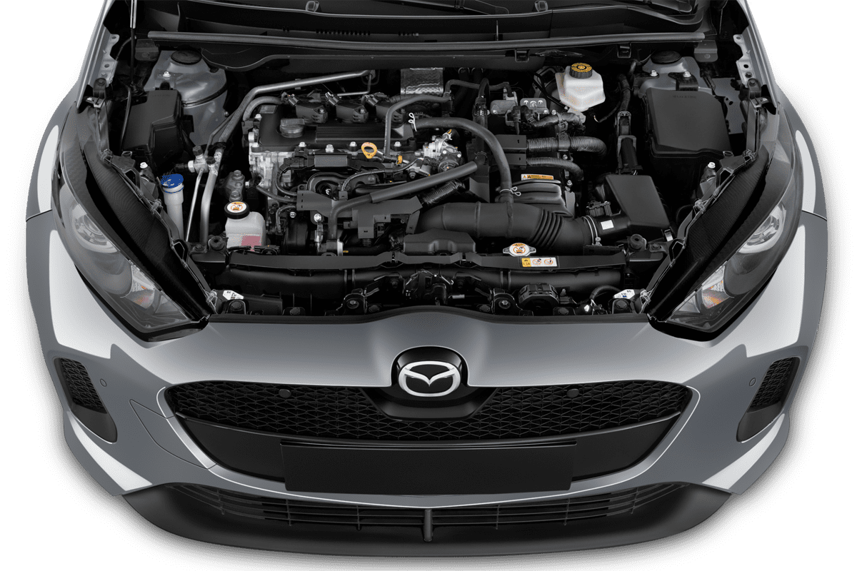 Motorraum eines Mazda 2 Hybrid