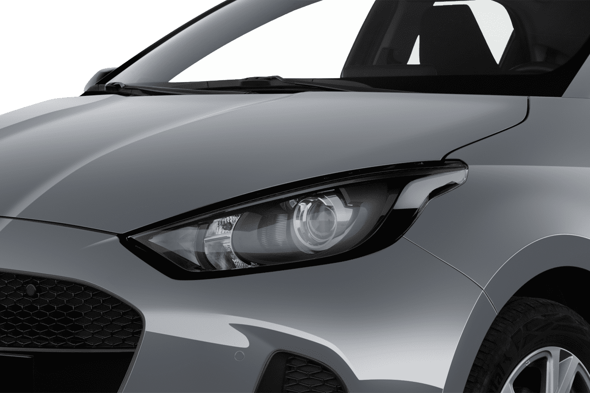 Frontscheinwerfer eines Mazda 2 Hybrid