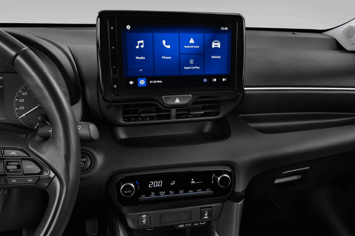 Mittelkonsole eines Mazda 2 Hybrid