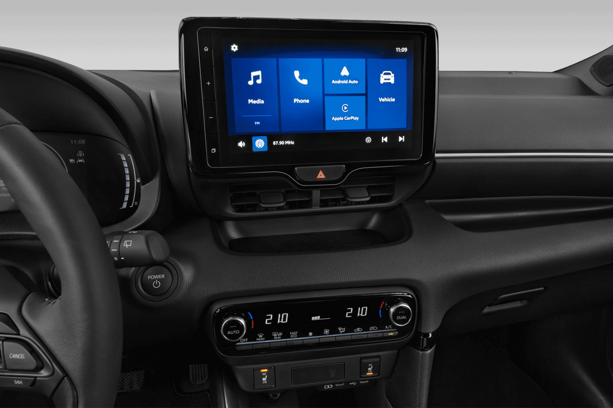 Mittelkonsole eines Mazda 2 Hybrid