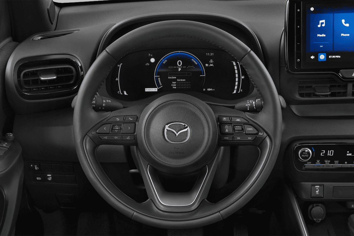 Lenkrad eines Mazda 2 Hybrid