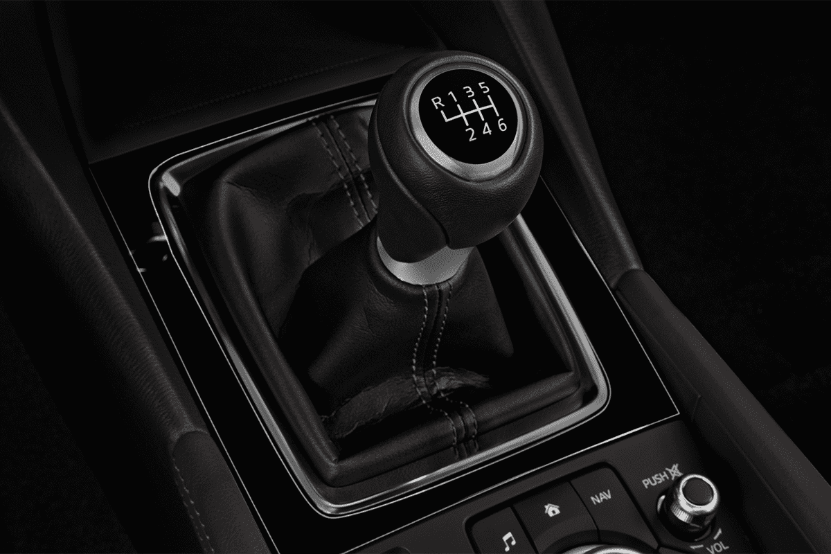 Schaltknüppel eines Mazda 3 5-Türer Homura