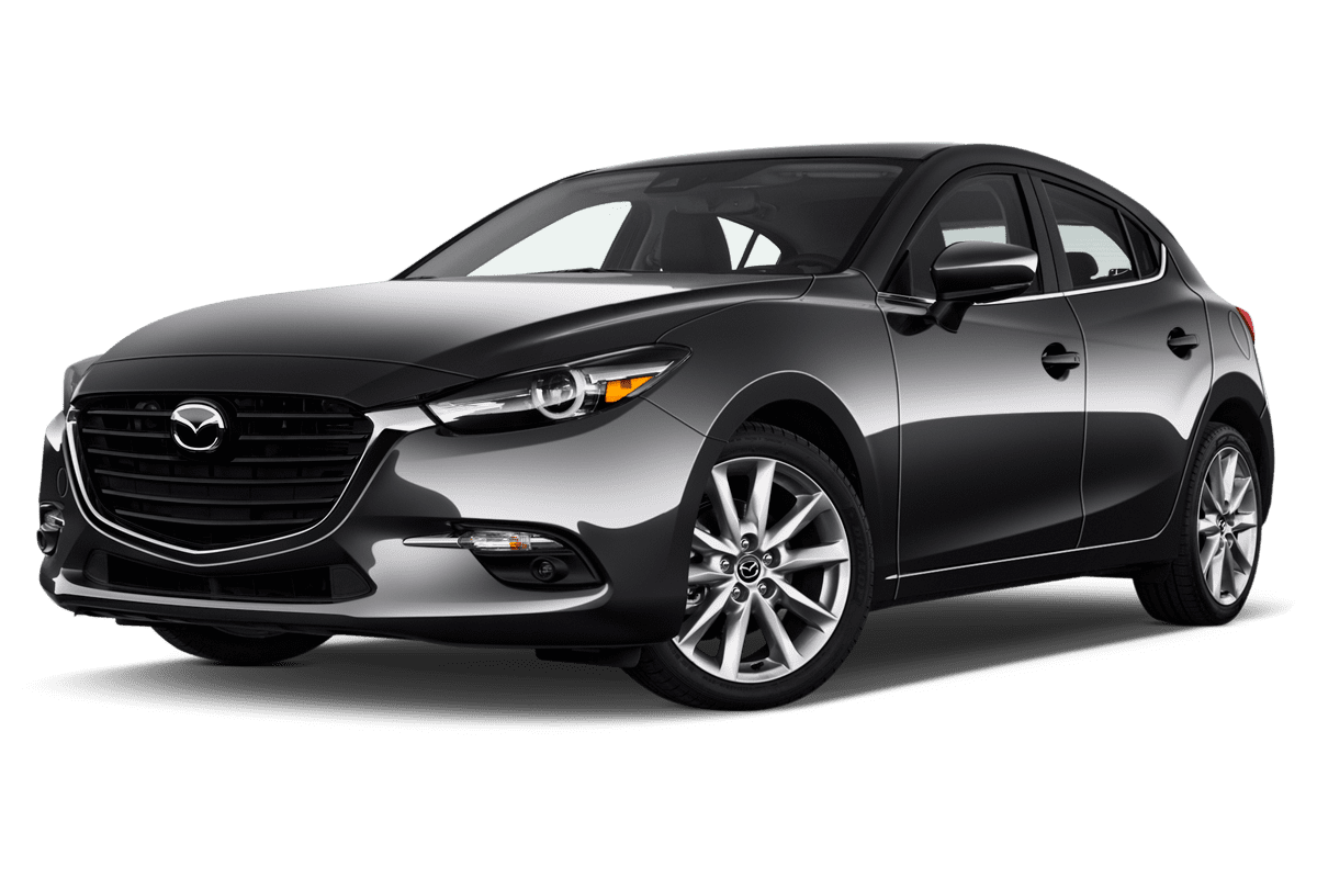 Tiefe, schräge Heckansicht eines Mazda 3 5-Türer Homura, freigestellt