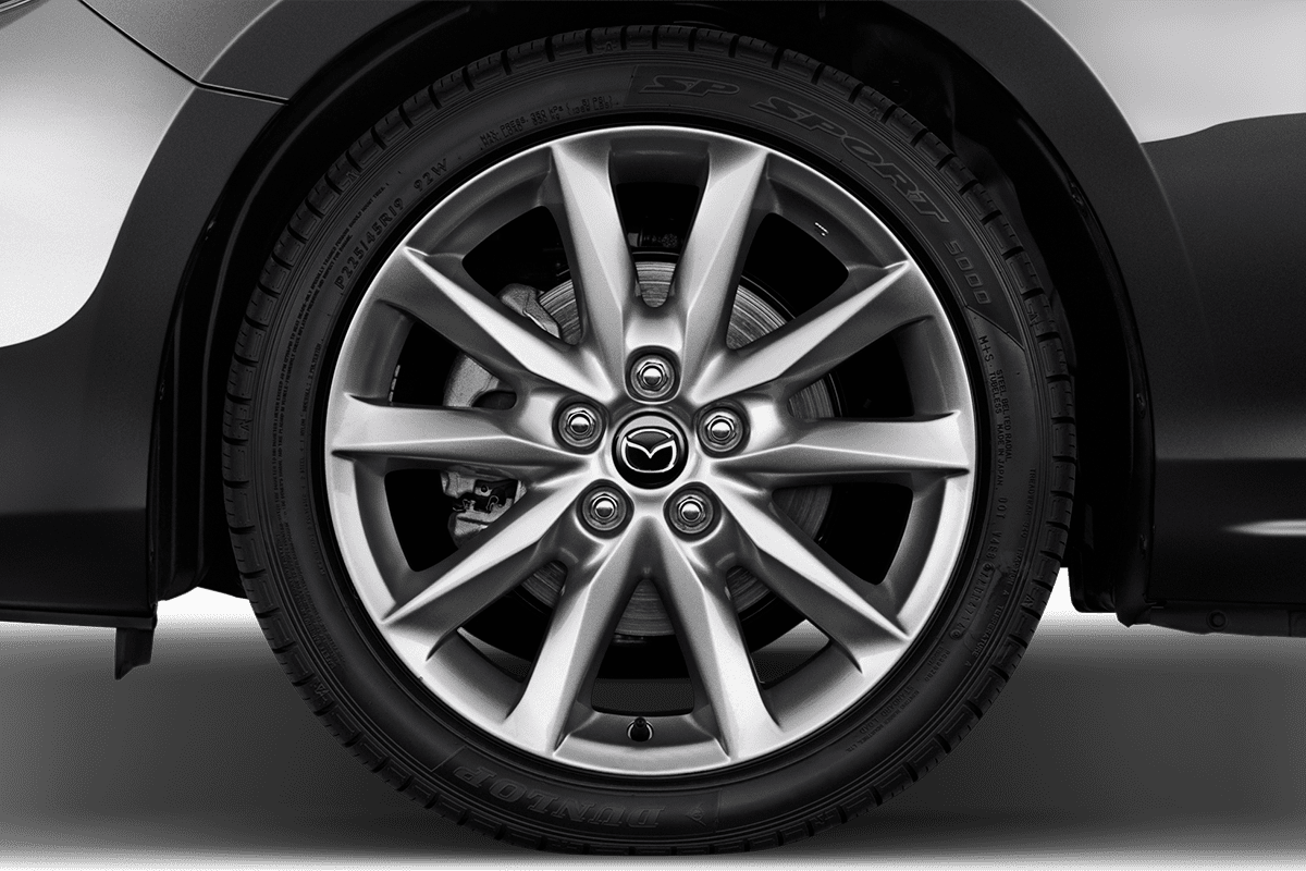 Radkappe oder Felge eines Mazda 3 5-Türer Homura