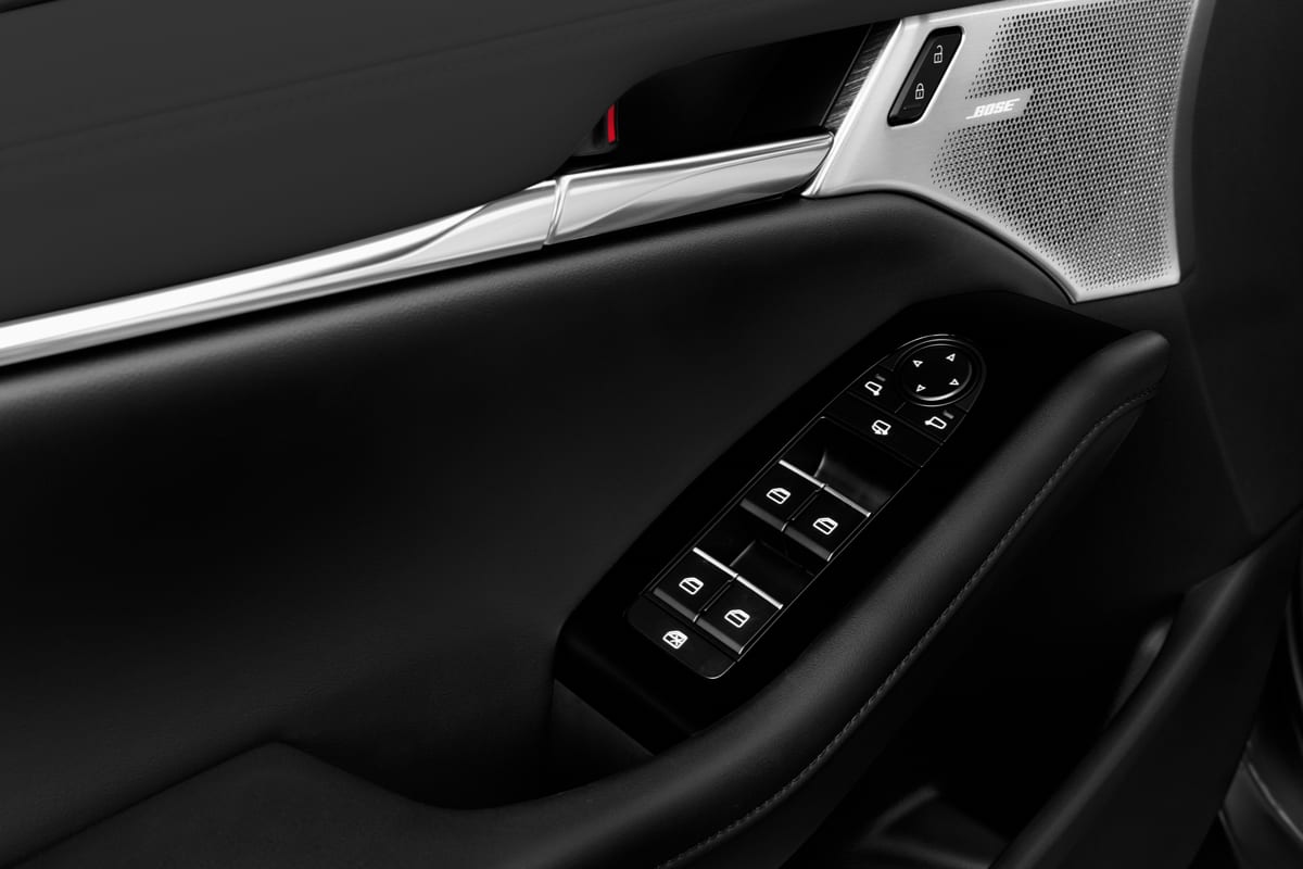 Türsteuerung eines Mazda 3 Fastback