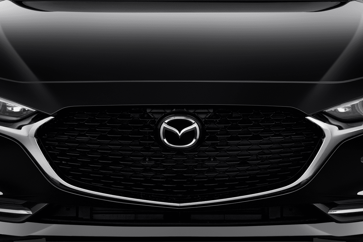 Kühlergrill eines Mazda 3 Fastback