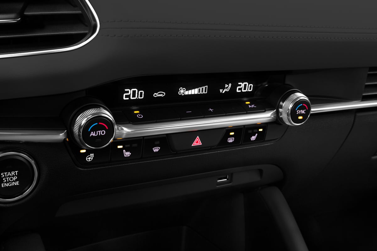 Klimasteuerung eines Mazda 3 Fastback