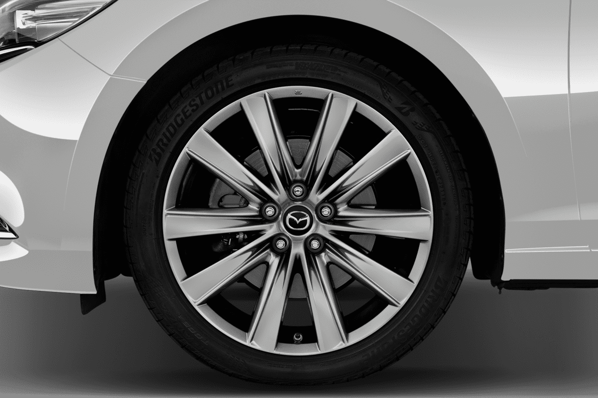 Radkappe oder Felge eines Mazda 6 Kombi