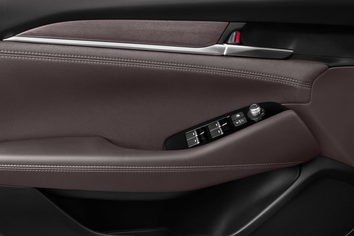 Türsteuerung eines Mazda 6 Limousine