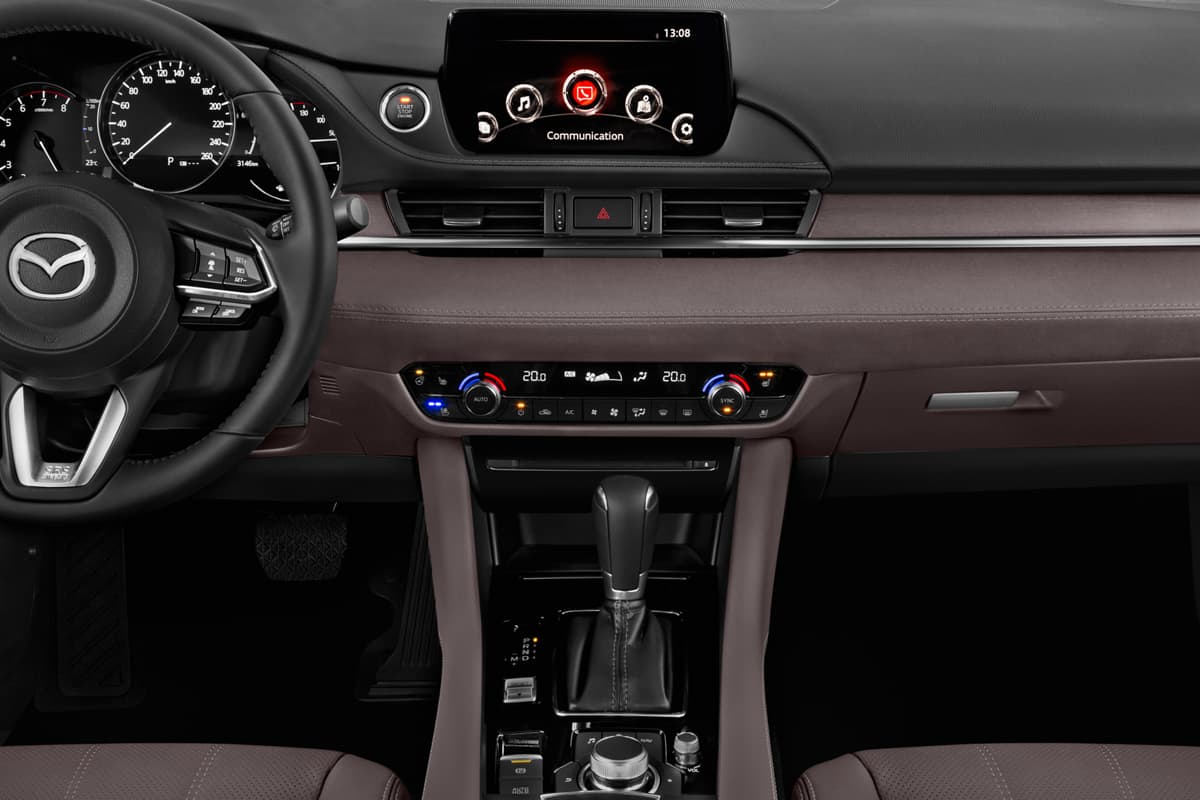 Mittelkonsole eines Mazda 6 Limousine