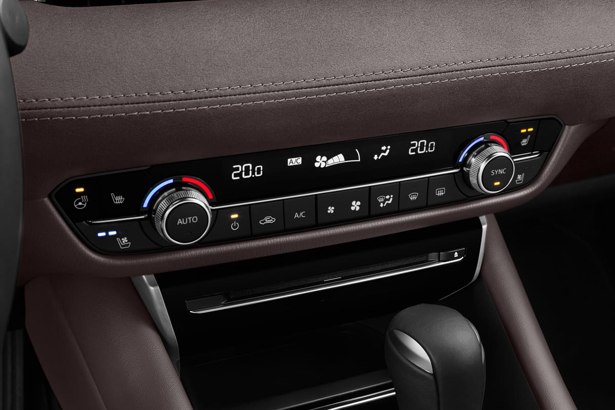 Klimasteuerung eines Mazda 6 Limousine