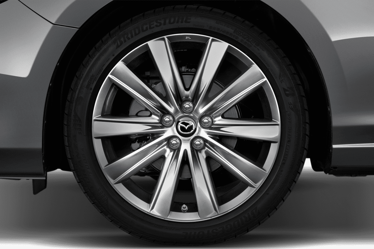 Radkappe oder Felge eines Mazda 6 Limousine