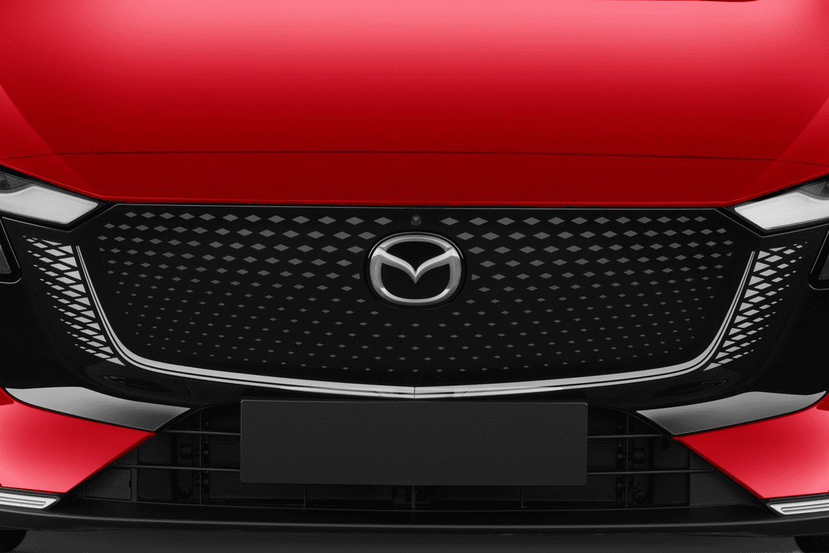 Kühlergrill eines Mazda 6e (KI-generiert)