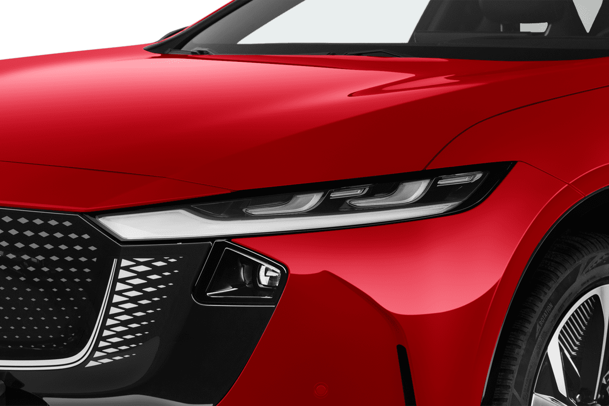 Frontscheinwerfer eines Mazda 6e (KI-generiert)
