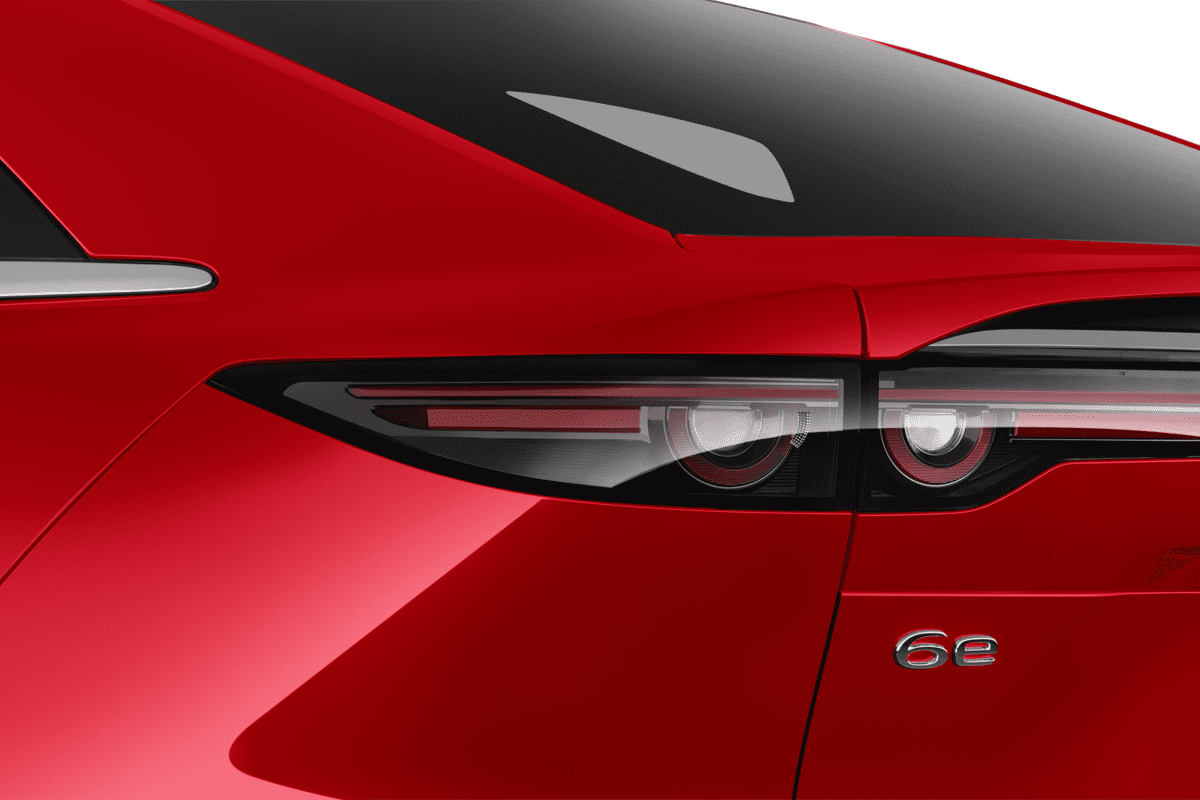 Heckleuchten eines Mazda 6e (KI-generiert)