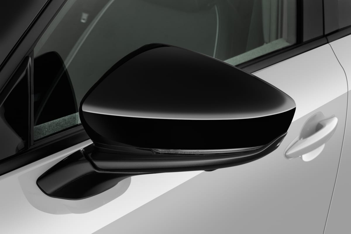 Rückspiegel eines Mazda MX-30