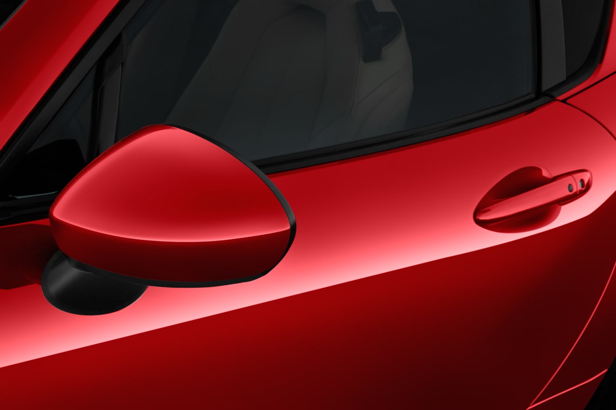 Rückspiegel eines Mazda MX-5 RF