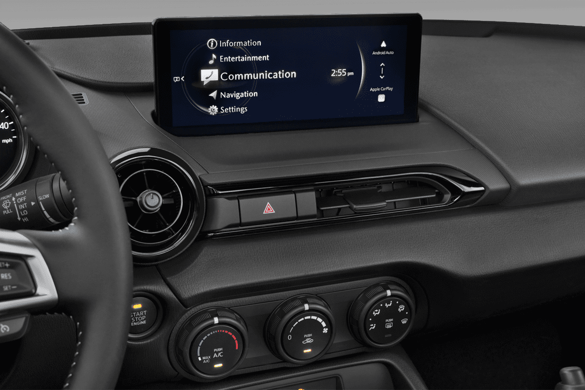 Mittelkonsole eines Mazda MX-5 Roadster