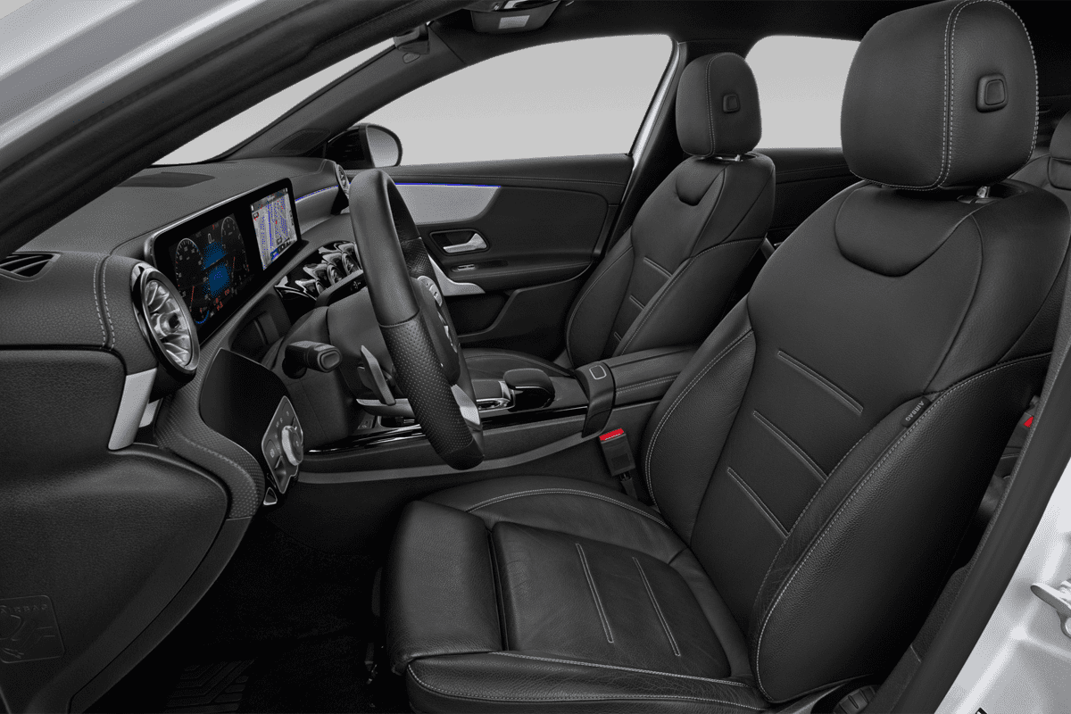 Vordersitze eines Mercedes A-Klasse Limousine Plug-in-Hybrid