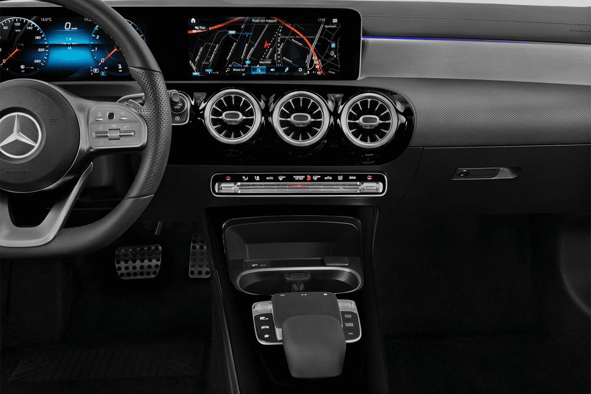 Mittelkonsole eines Mercedes A-Klasse Limousine Plug-in-Hybrid