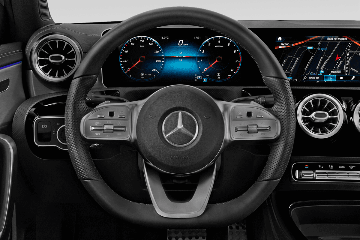 Lenkrad eines Mercedes A-Klasse Limousine Plug-in-Hybrid