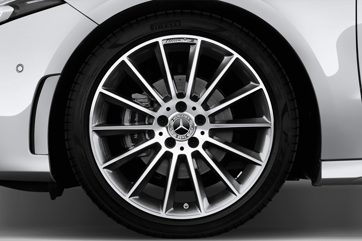 Radkappe oder Felge eines Mercedes A-Klasse Limousine Plug-in-Hybrid