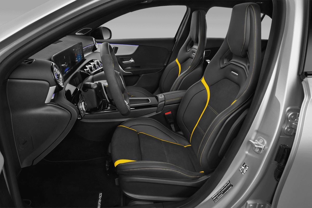 Vordersitze eines Mercedes A-Klasse