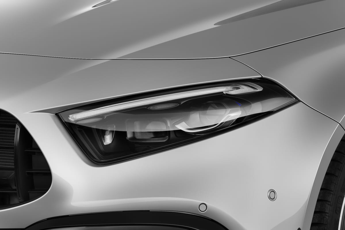 Frontscheinwerfer eines Mercedes A-Klasse