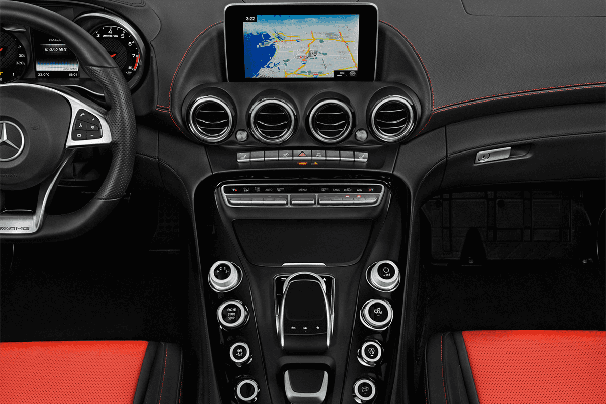 Mittelkonsole eines Mercedes AMG GT Roadster