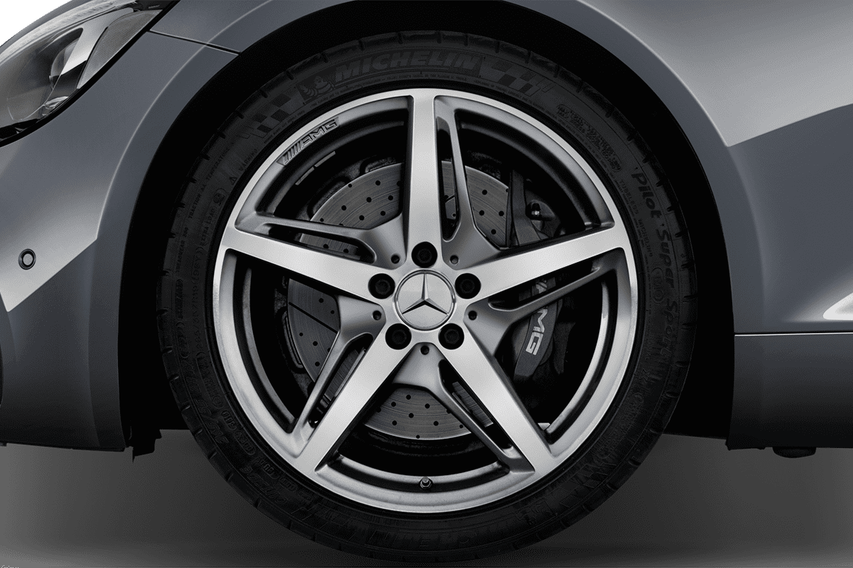 Radkappe oder Felge eines Mercedes AMG GT Roadster