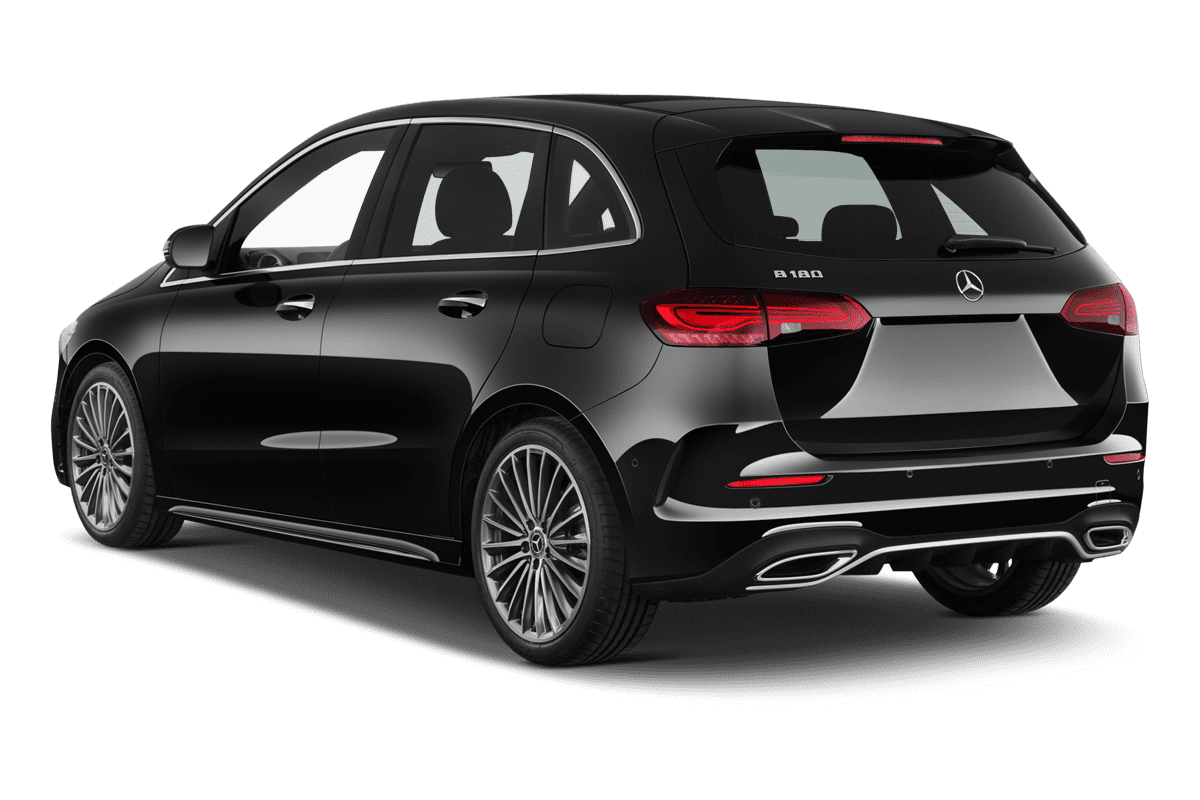 Schräge Heckansicht eines Mercedes B-Klasse Sports Tourer Plug-In-Hybrid, freigestellt