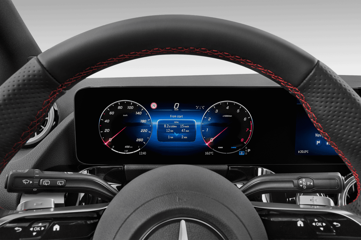 Kombiinstrument eines Mercedes B-Klasse Sports Tourer Plug-In-Hybrid