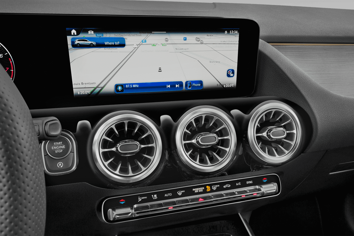 Mittelkonsole eines Mercedes B-Klasse Sports Tourer Plug-In-Hybrid