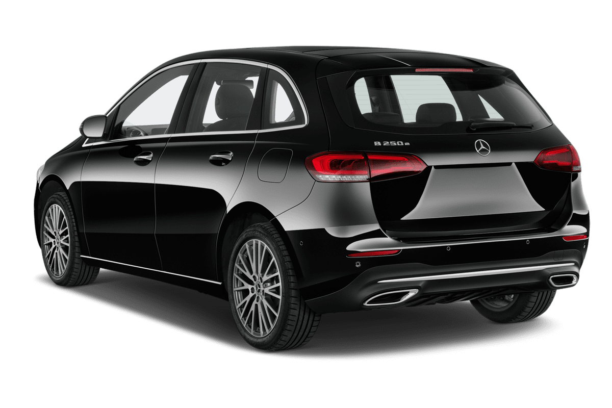 Schräge Heckansicht eines Mercedes B-Klasse Sports Tourer, freigestellt