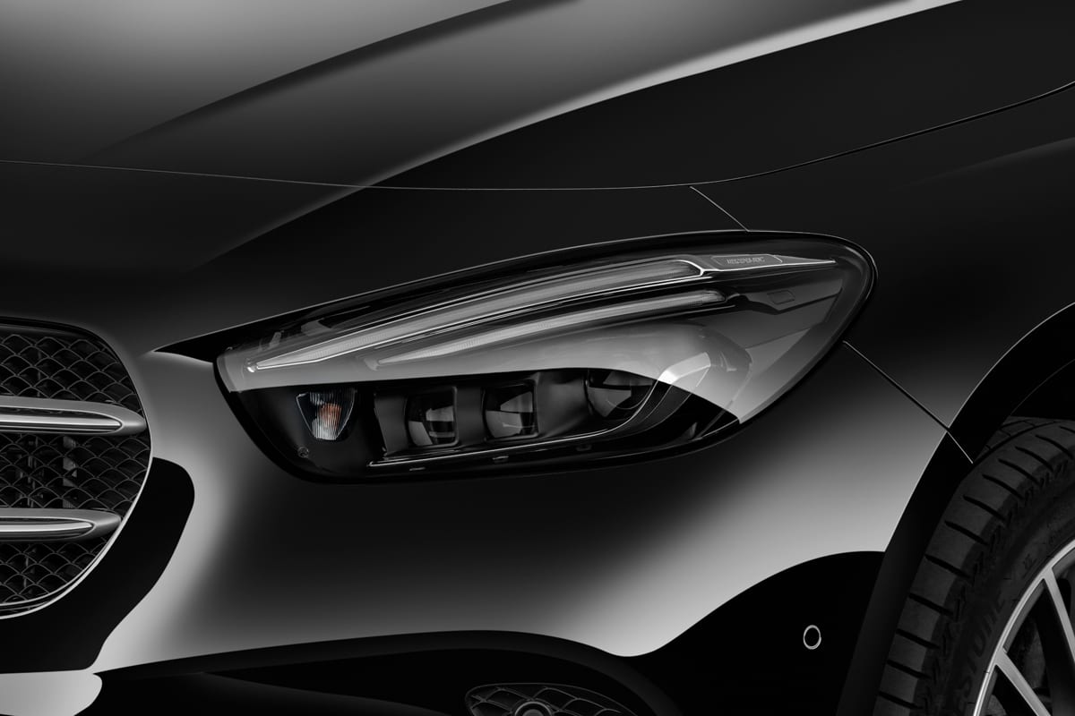 Frontscheinwerfer eines Mercedes B-Klasse Sports Tourer