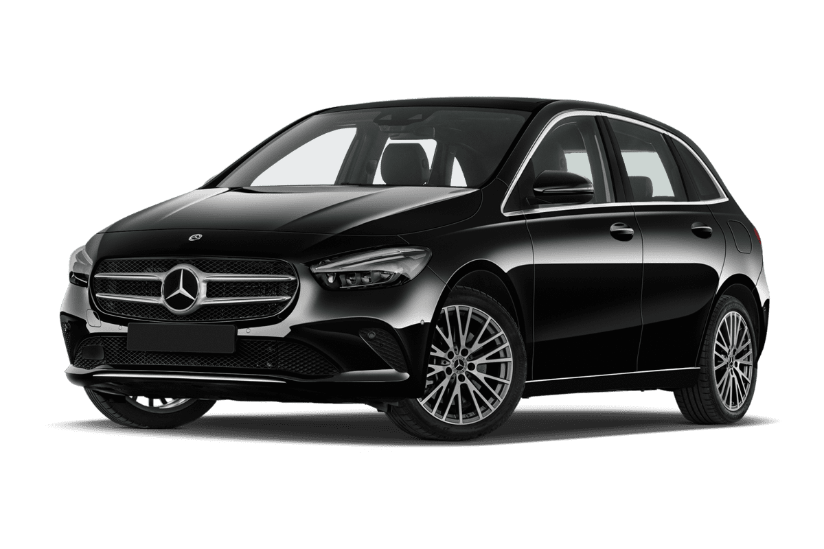 Tiefe, schräge Heckansicht eines Mercedes B-Klasse Sports Tourer, freigestellt