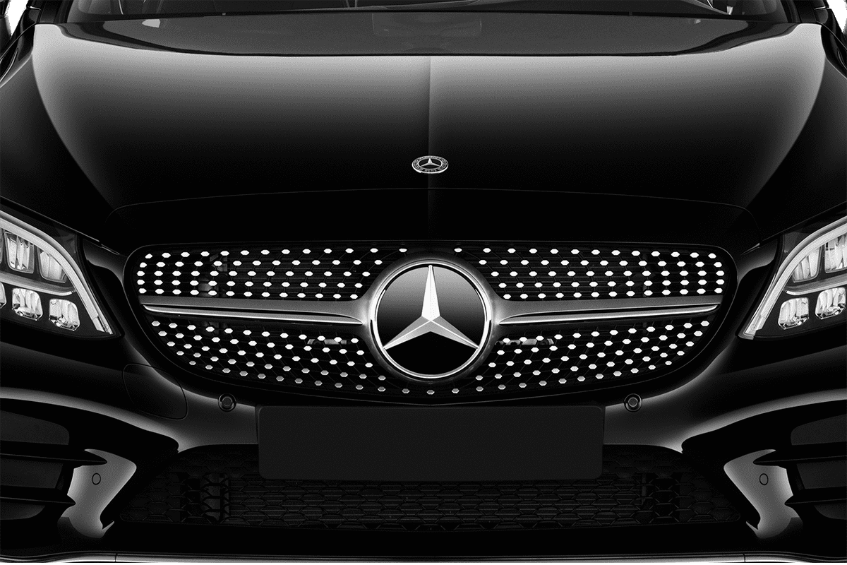 Kühlergrill eines Mercedes C-Klasse All-Terrain