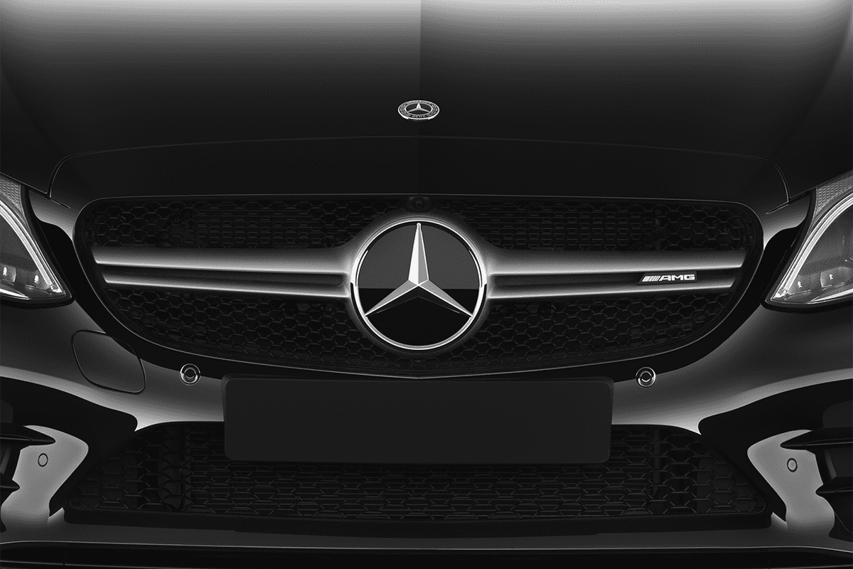 Kühlergrill eines Mercedes C-Klasse Coupé